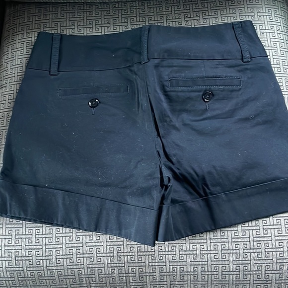 Express • Shorts - Picture 2 of 4